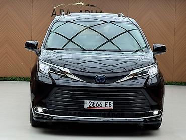 на тойоту: Toyota Sienna: 2022 г., 2.5 л, Автомат, Гибрид, Минивэн — 1