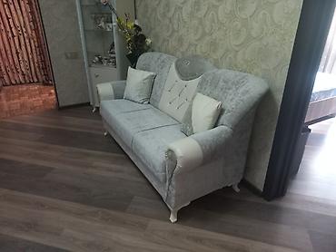 gül salonu: Mebel dəsti – 3 nəfərlik divan və 2 ədəd kreslo,Selieqelidir,yeniden — 2