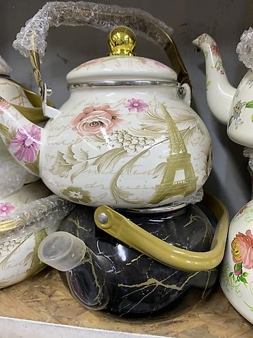 Чайник-кувшин эмалированный с рисунком - Объем: приблизительно 3–4 л