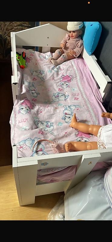 Uşaq mebeli: Uşaq çarpayısı – ev formasında başlıq dizaynı ilə - Rəng: ağ - — 1