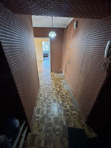 3 комнаты, 53 м², Хрущевка, 5 этаж, Старый ремонт at lalafo.kg 3 комнаты, 53 м², Хрущевка, 5 этаж, Старый ремонт