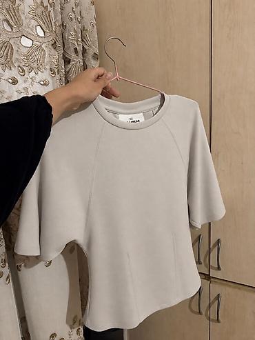 куртка pull: Pull&Bear qadın T‑şörtü (Футболка пул бир) Rəng: ağ Ölçü: XS 55 — 1