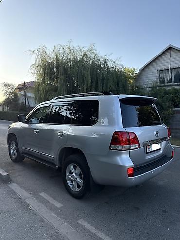 lend cruizer: Toyota Land Cruiser: 2010 г., Бензин, Внедорожник — 3
