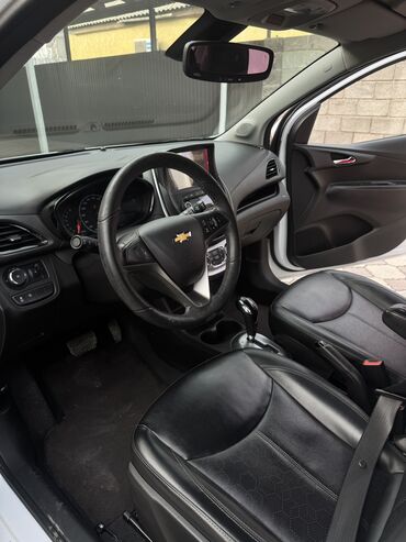 Chevrolet: Chevrolet Spark: 2016 г., 1 л, Вариатор, Бензин, Хэтчбэк — 10