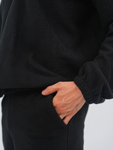 Спортивные костюмы: Мужской спортивный костюм, однотонный черный. + - Комплект: свитшот — 4