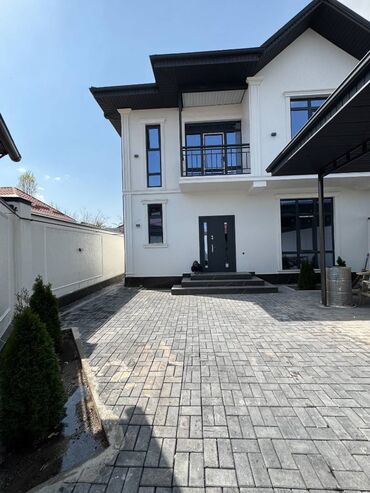 Долгосрочная аренда квартир: Таунхаус, 247 м², 5 комнат, Риэлтор