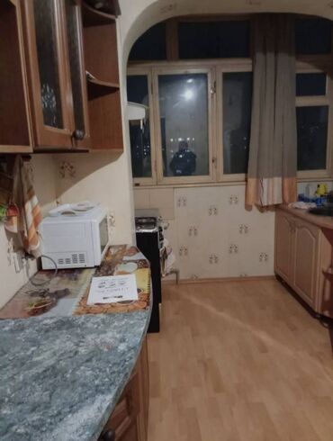 купить квартиру в центре бишкека: 3 комнаты, 62 м², 105 серия, 5 этаж, Косметический ремонт