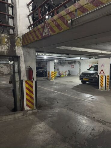 сдаю сто: Сдается 2 парковочных места в подземном паркинге. Удобное