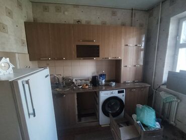 стеклянные кухонные столы: Кухня в хорошем состоянии. В разобранном виде