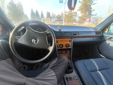 мерседес 124 4 2: Mercedes-Benz W124: 1991 г., 2 л, Механика, Бензин, Седан