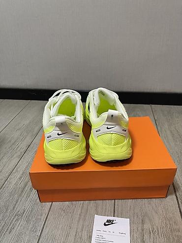 Кроссовки и спортивная обувь: Nike ZoomX Invincible Run Flyknit 3 - Категория: беговые кроссовки. - — 10