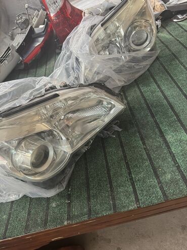 Автозапчасти: Комплект передних фар Lexus Оригинал