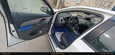 cruze 2012: Chevrolet Cruze sedan – ağ rəng, benzinlə işləyən, avtomatik ötürmə — 2
