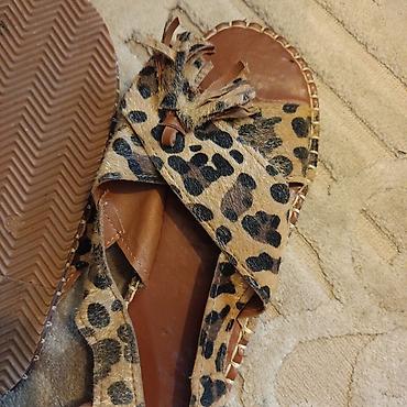 Leopar naxışlı qadın sandal - Üst hissə: təbii dəri görünüşlü, tüklü