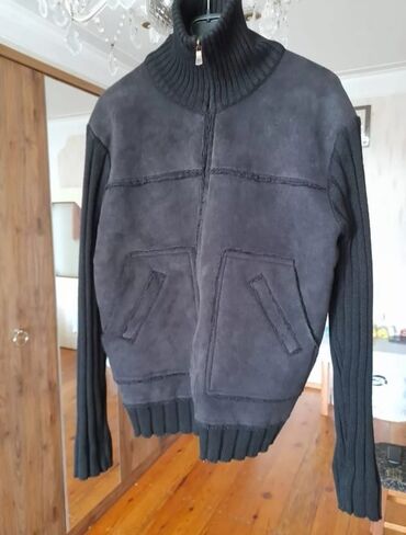 Kurtkalar: 48,(R),Ön,hissəsi 100% Dəri. --------------------------- İşlənmiş lalafo.az -da Kurtkalar: 48,(R),Ön,hissəsi 100% Dəri. --------------------------- İşlənmiş