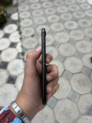 Apple iPhone: IPhone 7, 32 GB, Qara, Barmaq izi — 4