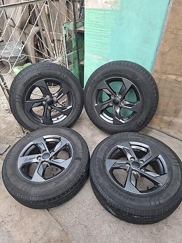 баа: Дөңгөлөктөр монтажда 215 / 70 / R 16, Жай, Колдонулган, Комплект, Жеңил унаалар, Куйма, тешиктери - 5 — 5