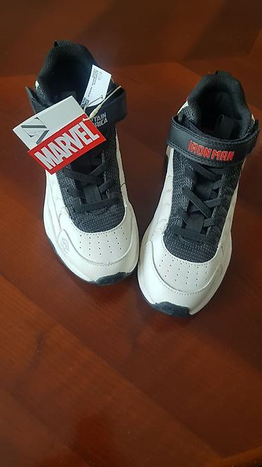 обувь 31: Кроссовки ZARA x Marvel, размер 38. - Лицензионная коллаборация — 1