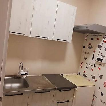 Stan na dan: Garsonjera - Prizemni ulaz kroz ograđenu terasu sa stepeništem i — 10