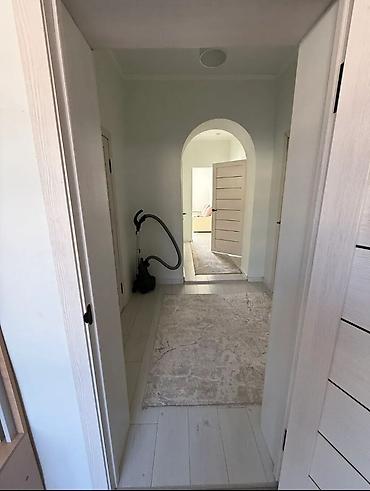 Продажа коттеджей и домов: ПРОДАЕТСЯ НЕМЕЦКИЙ ДОМ 📌 Общая площадь: 80 м² 🔹 Материал стен: кирпич — 16