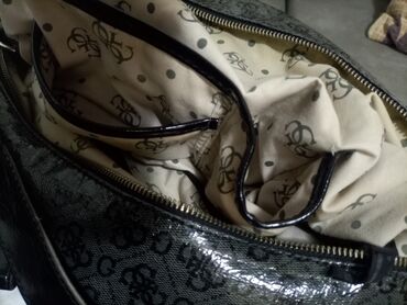 Torbe: Torba za rame, Guess, Materijal: Lakovana koža — 10