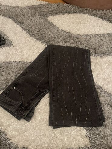 Gündəlik donlar: Qadın paltarı – bej rəngli, ağ xallı - Üslub: midi uzunluqda, aşağı — 21