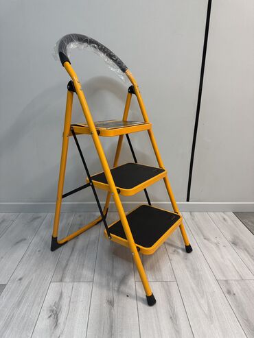 Складные стремянки-лестницы: Складная стремянка-лестница, Материал: Металл, Новый, Для дома, Высота: До 2 м — 12