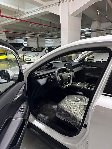 byd diskleri: AİWAYS A5 elektrik sedan - Kuzov: sedan, ağ rəng, aerodinamik — 3