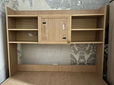 сейф для денег и документов: Компьютерный стол, Б/у, С полками