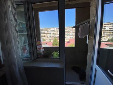 Köhnə tikili: Bakı, Bakıxanov qəs., 4 otaqlı, Köhnə tikili, m. Neftçilər, 90 kv. m