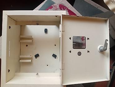 any box: Elektrik qutusu metal ölcüsü 26x14x21 acarıda var, Simens avtomatlar — 2