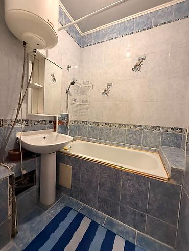 аламединском рынке: 3 комнаты, 63 м², 105 серия, 4 этаж — 9