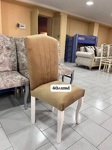 müdir masası: Yumşaq oturacaqlı yemək otağı stulu - Rəng: qum-bej parça, ağ taxta — 1