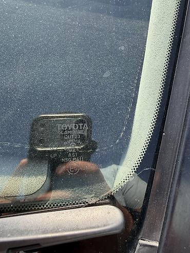 2002: Toyota Ipsum: 2002 г., 2.4 л, Автомат, Бензин, Минивэн — 10