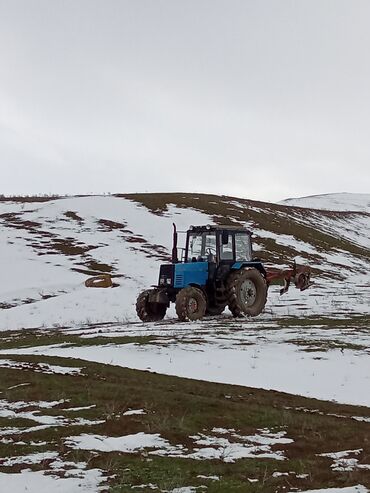 7 nəfərlik avtomobillər: Traktor Belarus (MTZ) 892, 2011 il, 892 at gücü, motor 2.7 l, İşlənmiş