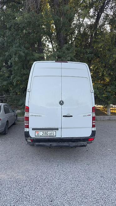 низкий спринтер: Грузовой фургон Mercedes-Benz Sprinter (длинная база, высокий кузов) — 3