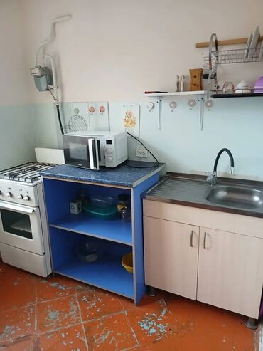 дом или квартира в бишкеке в аренду: 1 комната, Агентство недвижимости, Без подселения, С мебелью полностью