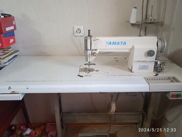 петельные швейные машины: Швейная машина Yamata, Электромеханическая, Автомат