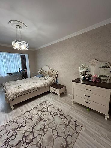 ev satilir tecili: Bakı, Yasamal, 3 otaqlı, Köhnə tikili, m. Elmlər Akademiyası, 90 kv. m — 2