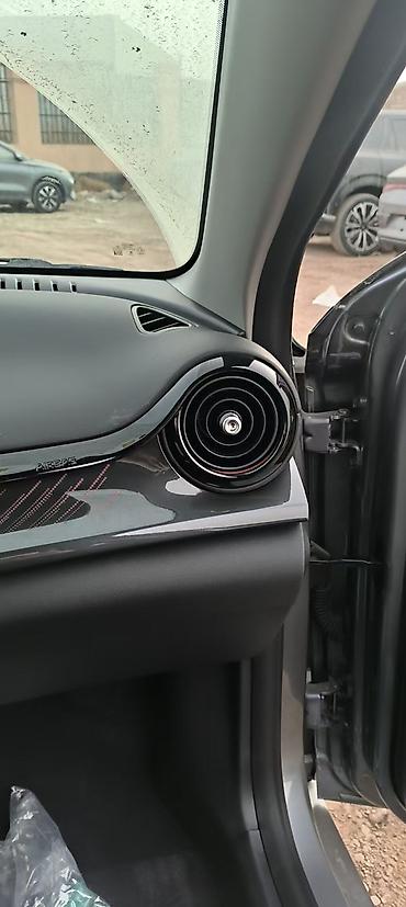 BYD: BYD E2: 2025 г., 3 л, Робот, Электромобиль, Седан — 11