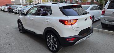 Kia: Kia Stonic: 2018 г., 1.4 л, Бензин, Универсал — 4