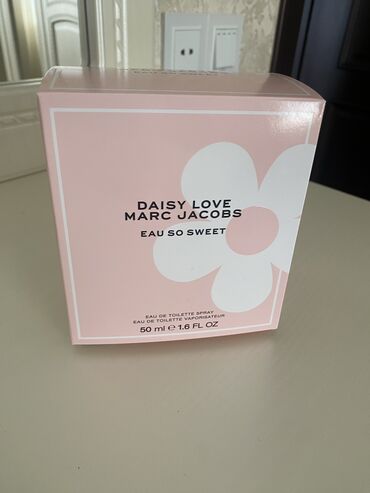 Ətriyyat: Marc Jacobs,təzədir,upakovkadan açılıb,50 ml,50 azn