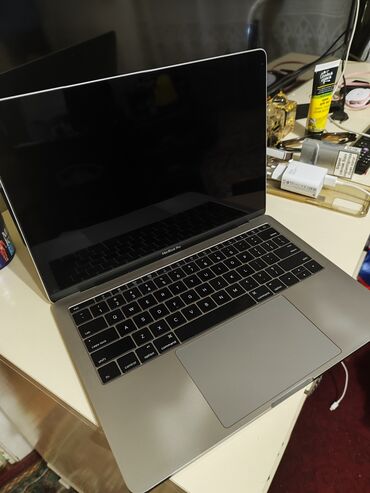 laptop qiymətləri: İşlənmiş Apple MacBook, 13.1 ", Intel Core i5, 256 GB, Ünvandan götürmə