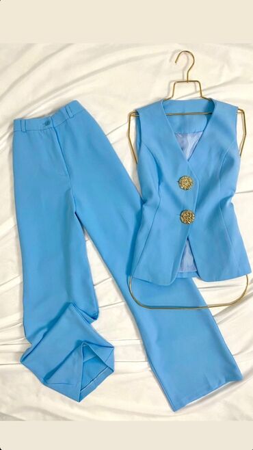 Kompleti: • Komplet ||
• Veličine: S M L — 2