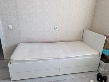основание для кровати: Односпальная кровать, Б/у, С матрасом, длина - 180 см