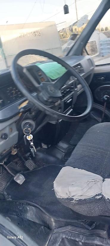 QAZ: QAZ : 2.4 l | 1998 il 78999 km — 6
