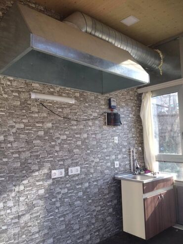 Digər kommersiya daşınmaz əmlakı: Xətai rayonu Əhmədli metrosunun yaxınlığında yol kənarı,sahəsi 9kv/m — 13