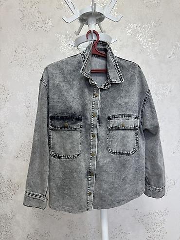 Рубашки: Джинсовая рубашка в стиле acid wash (серо-черный деним).подходит до — 1