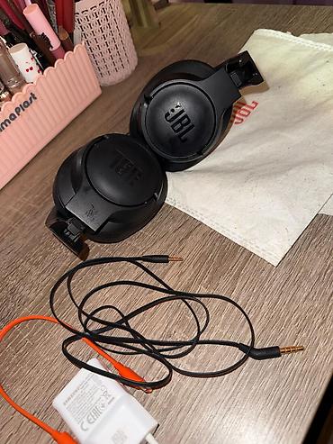 Qulaqcıqlar: JBL simsiz/simli qulaqlıq Xüsusiyyətlər: - Markalı JBL on-ear — 4