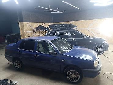 Volkswagen: Volkswagen Vento: 1993 г., 1.8 л, Механика, Бензин, Седан — 3